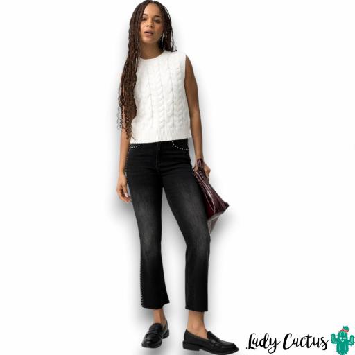 Pantalones vaqueros Megan negros cropped flare con tachuelas – Tiffosi [5]