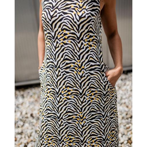 Vestido Zebra de Mad  Influence