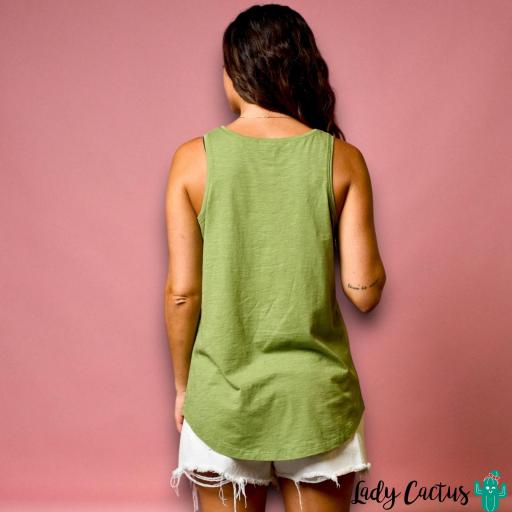 Camiseta de Tirantes "Yo soy más de tardeo" Verde Oliva de Anabel Lee [2]