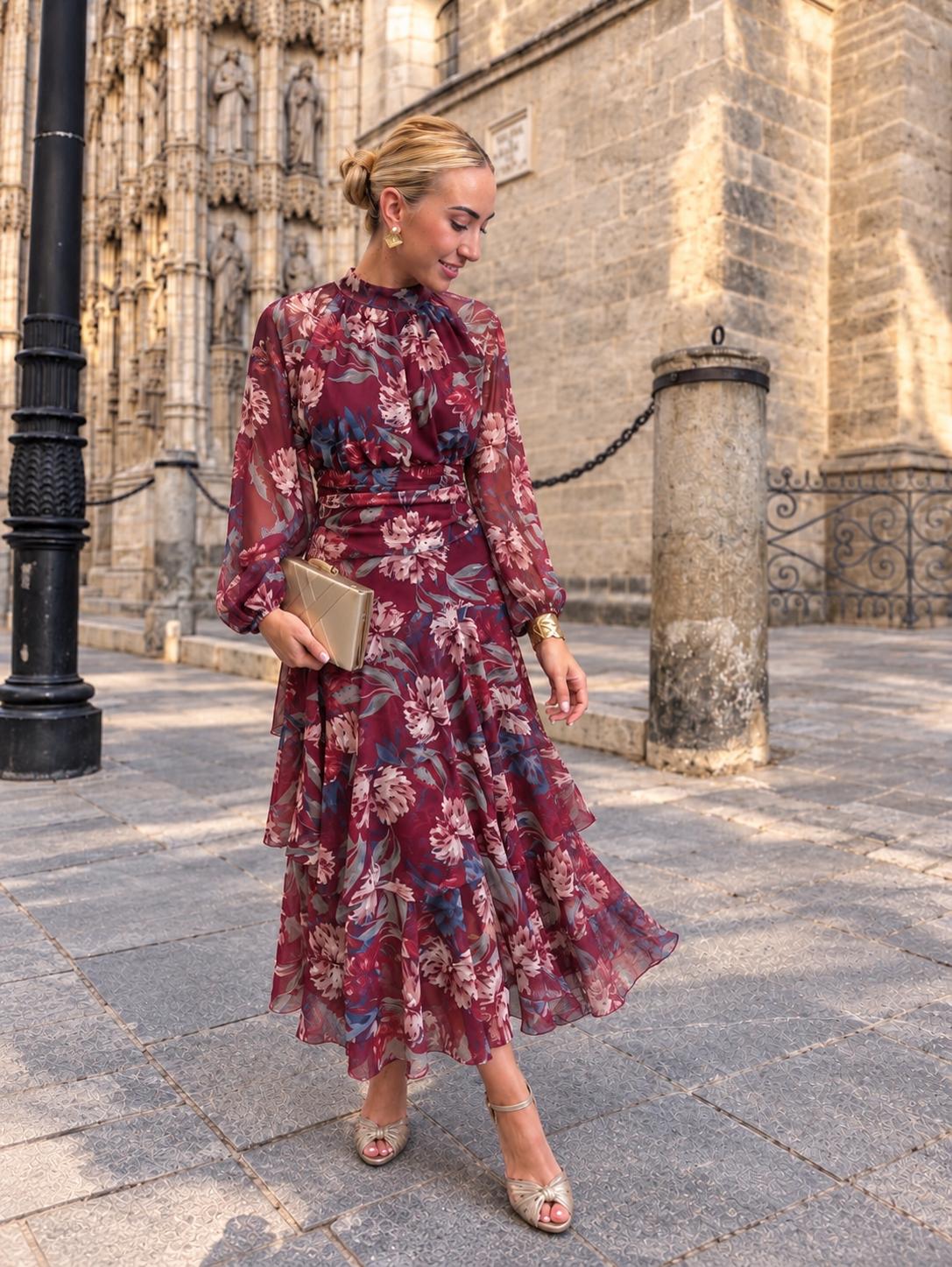 Vestido Largo Floral Elora de Invitada con Manga Larga y Cintura Drapeada Buganvilla