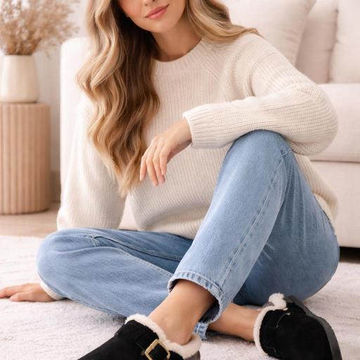 Zueco forrado cálido con hebilla para mujer Negro