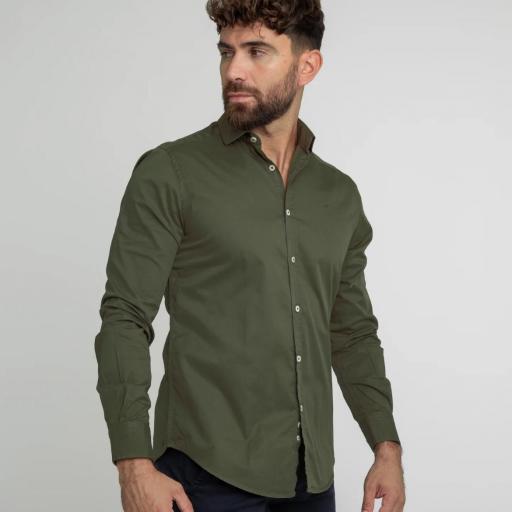 Camisa Garment Dyed Verde Militar