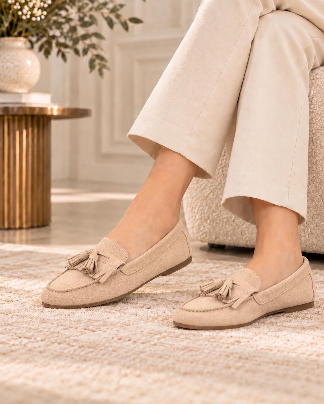 Mocasines de Mujer Efecto Ante con Borlas Beige