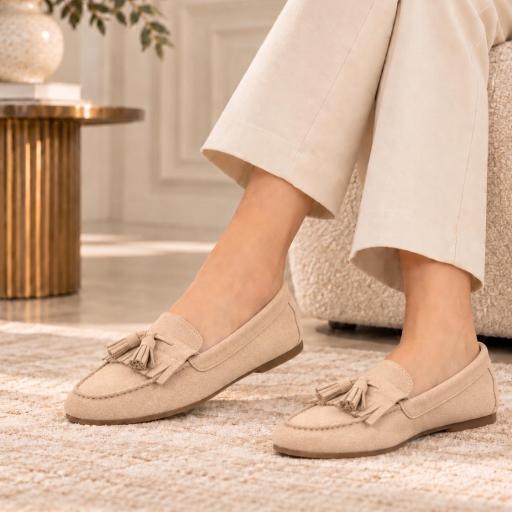 Mocasines de Mujer Efecto Ante con Borlas Beige