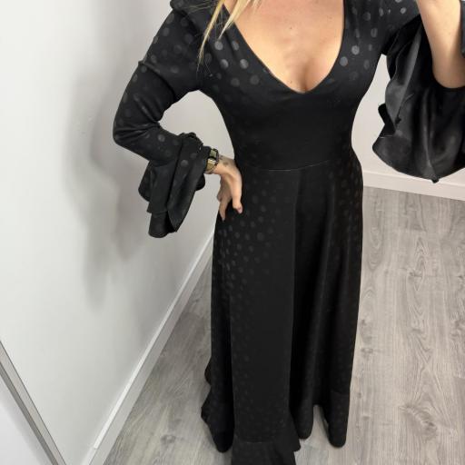 Bata Rociera de Lunares con Escote en V y Tejido Elástico Negro [1]