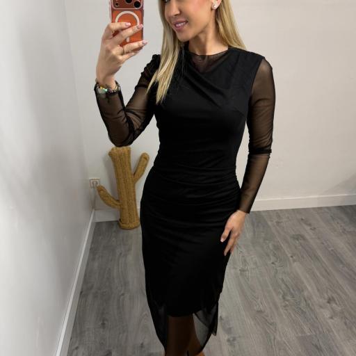 Vestido negro midi elegante con manga transparente