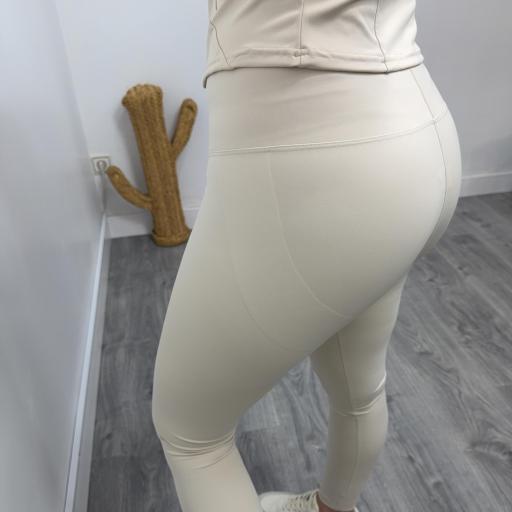 Conjunto Deportivo Mujer Efecto Reductor Sin Costuras – Leggings Push Up Beige  [1]