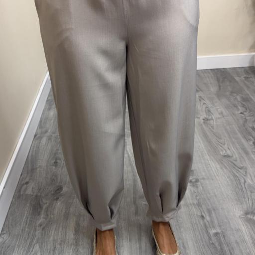 Pantalón Balloon Mujer con Pinza en el Bajo | Mälika Taupe [1]