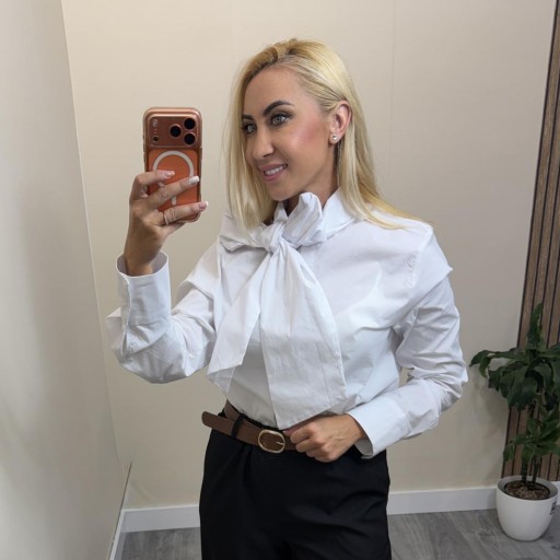 Camisa Blanca Mujer con Lazada al Cuello | Blusa Elegante
