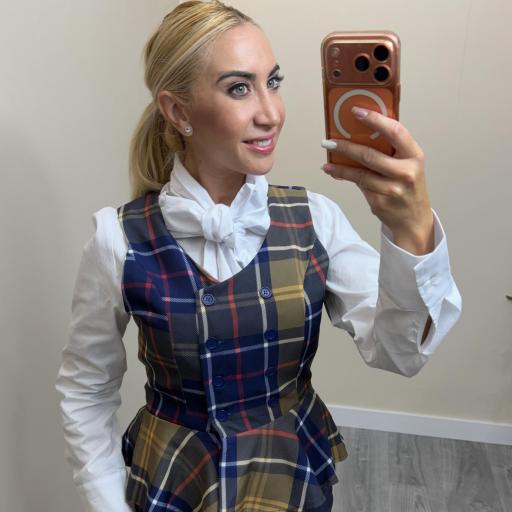 Chaleco de Cuadros Mujer con Volante – Modelo Rocío Marino