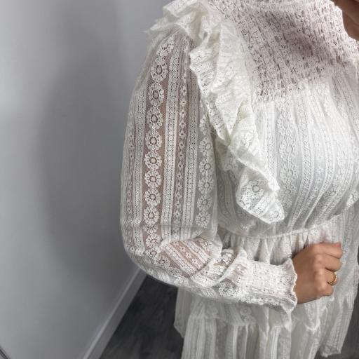 Vestido Blanco Corto de Encaje con Volantes Vanira [2]