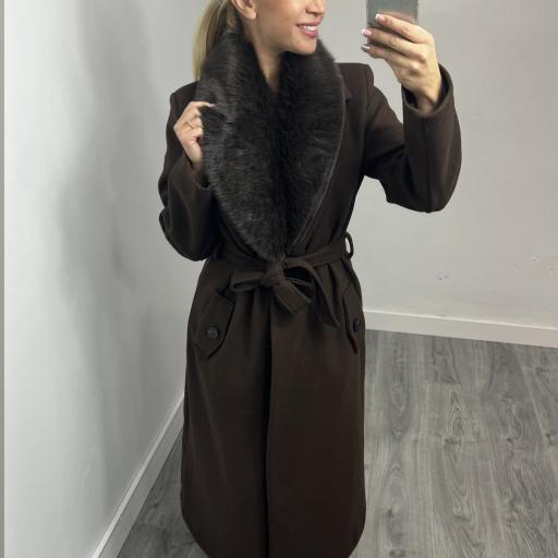Abrigo Elegancia Marrón con Pelo Desmontable