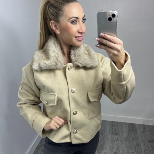 Chaqueta Mujer con Cuello de Pelo Beige