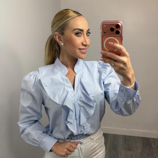 Blusa de mujer con volantes elegante Celeste
