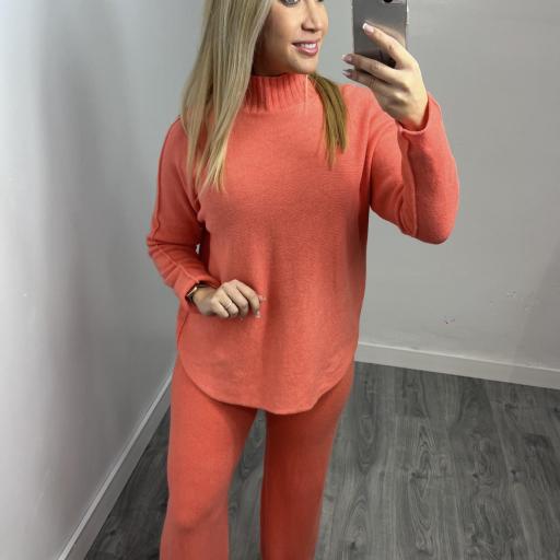 Conjunto oversize de punto suave Amberes Coral