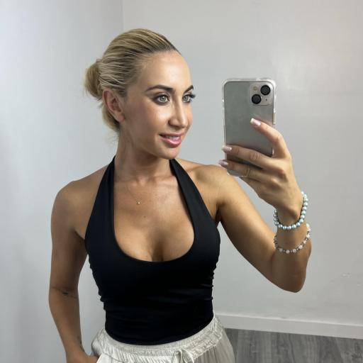 Top Mujer Halter Básico Negro