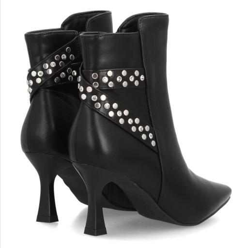 Botines Aroa de Tacón con Tachuelas Mujer Negro [1]