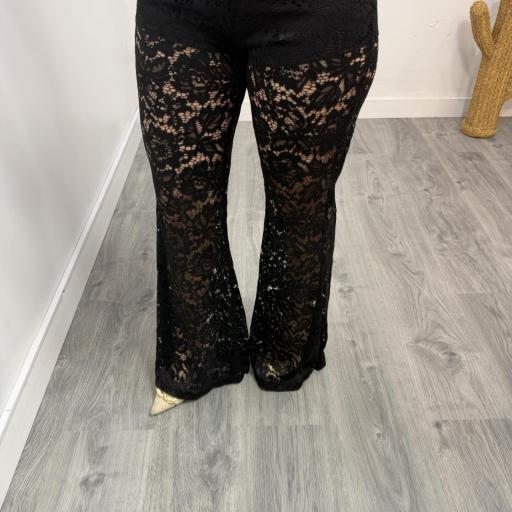 Pantalón de Encaje Negro Mujer Acampanado – Transparencia [1]