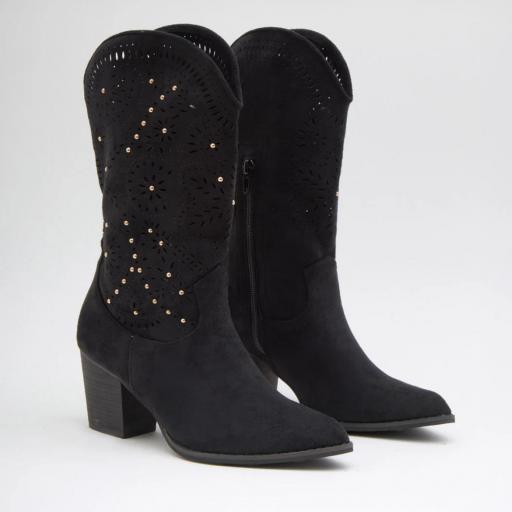 Botas cowboy con tacón y troquelado floral Y tachuela negro 