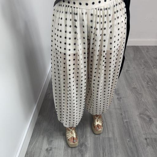 Pantalón Bombacho de Lunares Blanco y Negro para Mujer [1]