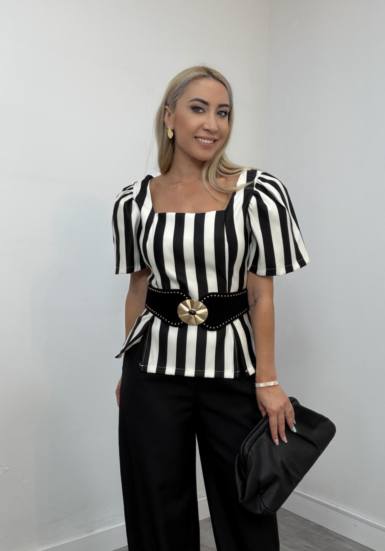 Blusa Mujer de Rayas Negro con Manga Abullonada