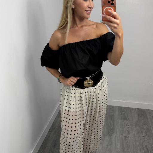 Blusa Negro Off Shoulder con Manga Abullonada [0]