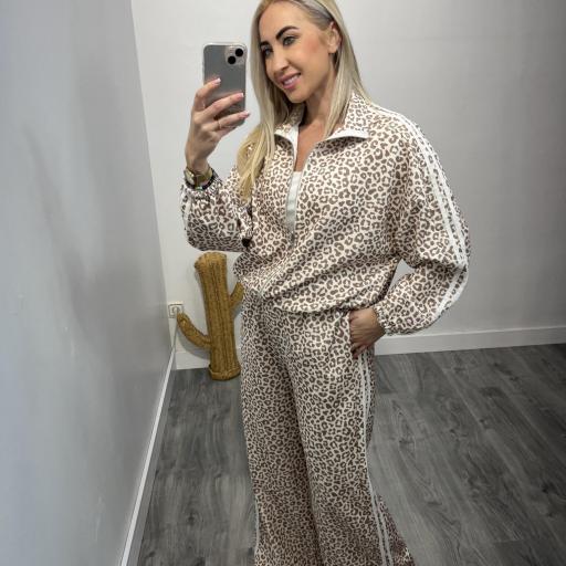 Conjunto mujer animal print Beige