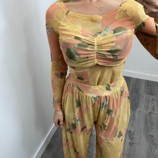 Conjunto Mujer Estampado Floral – Top + Pantalón Fluido Amarillo [1]