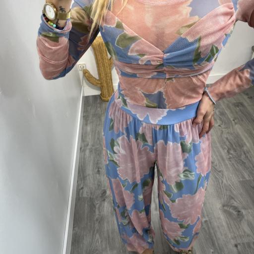 Conjunto Mujer Estampado Floral – Top + Pantalón Fluido Celeste [1]