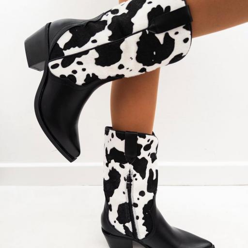 Botín estilo Cowboy  Estampado Vaca negro