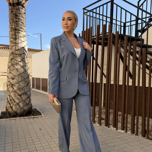 Conjunto de traje mujer elegante azul – Blazer y pantalón recto | Outfit formal invitada y oficina