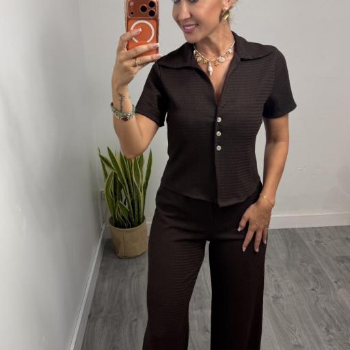 Conjunto Maldiva Mujer Camisa y Pantalón Texturizado Marrón  [0]