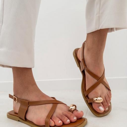 Sandalias Planas de Mujer Lassy Camel