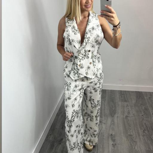Conjunto Mujer Chaleco y Pantalón Elkyn