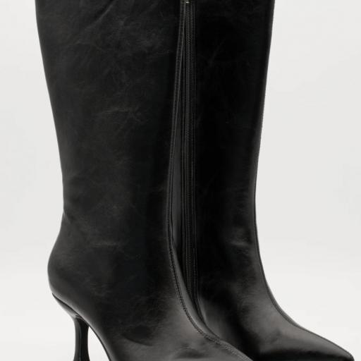 Botas altas negras de mujer con tacón fino y estilo elegante [0]