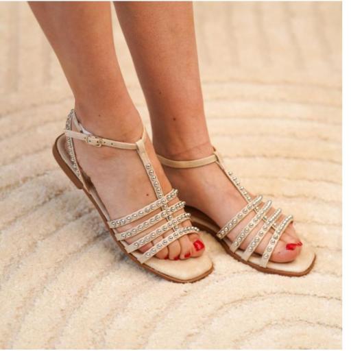 Sandalias Planas de Mujer, con adornos brillantes  Chiara Beige