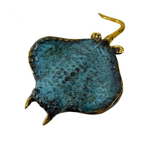 Manta rayas de bronce [1]