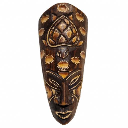 Máscara tribal pintada [2]