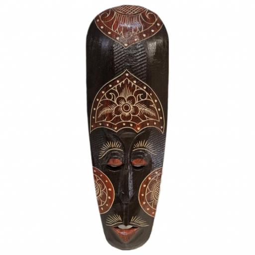 Máscara tribal pintada [3]