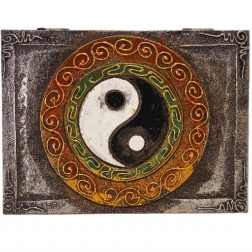 Caja pintada con Ying Yang [1]