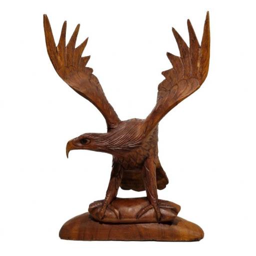 Águila de madera