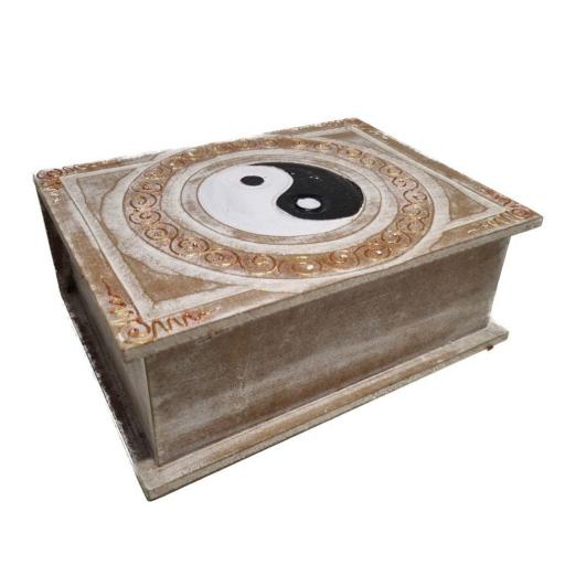 Caja pintada con Ying Yang