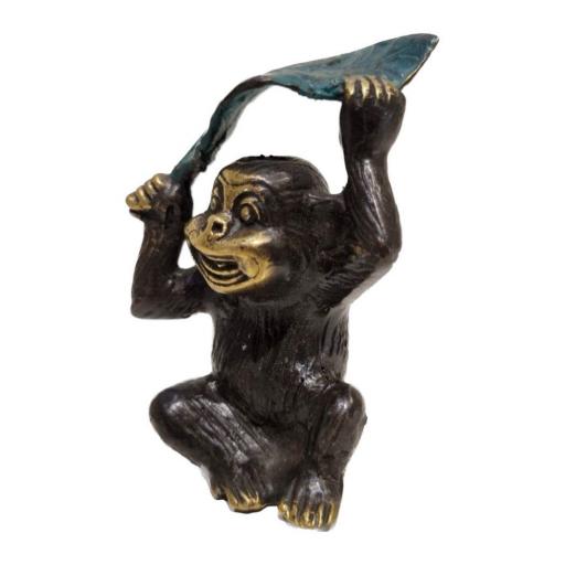Mono de bronce con hoja [1]