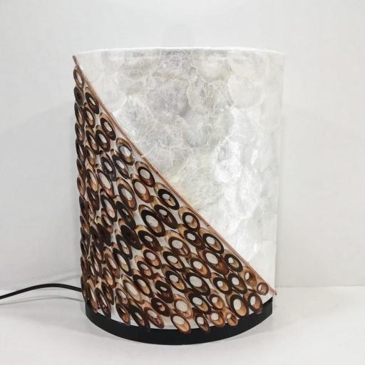 Lámpara de Nácar y Bambú