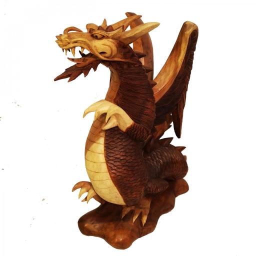 Dragón con alas de madera  [1]