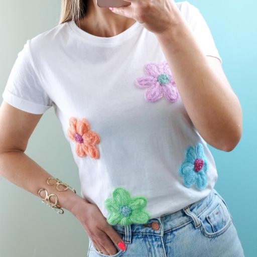 T-shirt Flores bordadas malha [1]