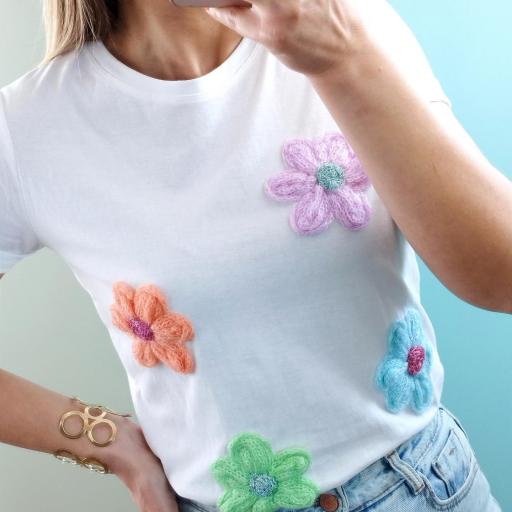 T-shirt Flores bordadas malha