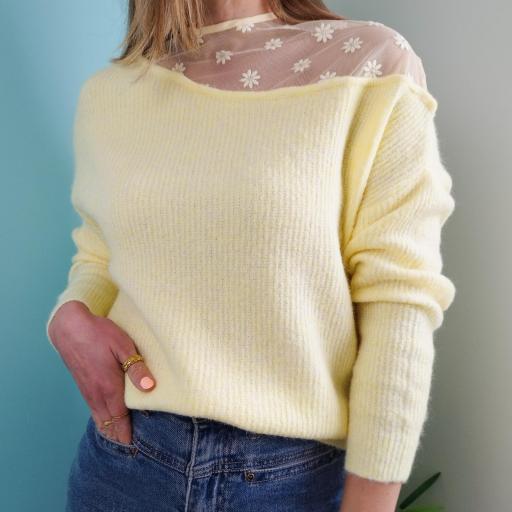 Camisola amarela tule flores