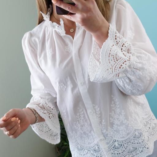 Blusa bordada renda [2]