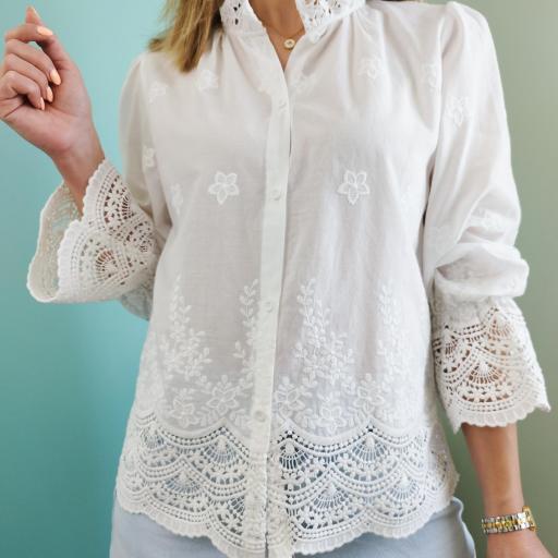 Blusa bordada renda [3]